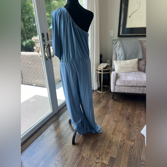 Comfortable elegant one shoulder knit jumpsuit. - Picture 3 of 3